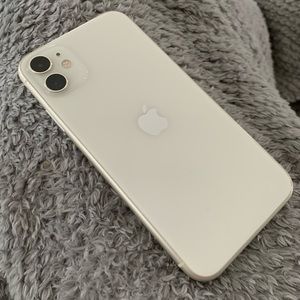 iPhone 11 - white/silver